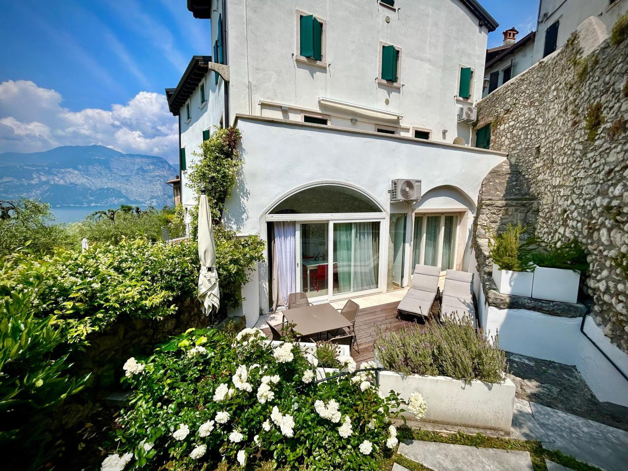 Villa Borgo Borago Brenzone sul Garda Oda fotoğraf